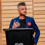 Rob Shellie | About | University of Tasmania